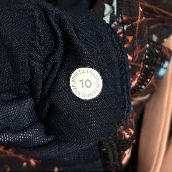 EUC Lululemon Energy Bra Long Line *Med Support, B–D Cup size 10 in Foliage/Pink - Picture 8 of 8